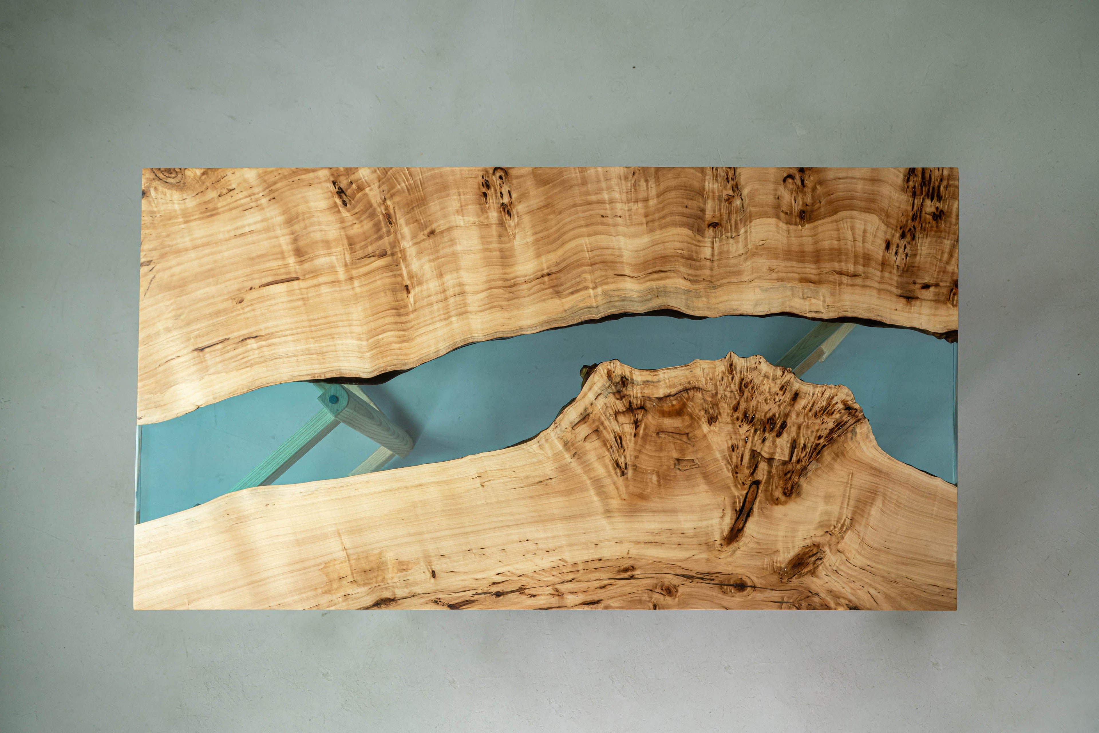 Poplar Wood Epoxy Resin Table