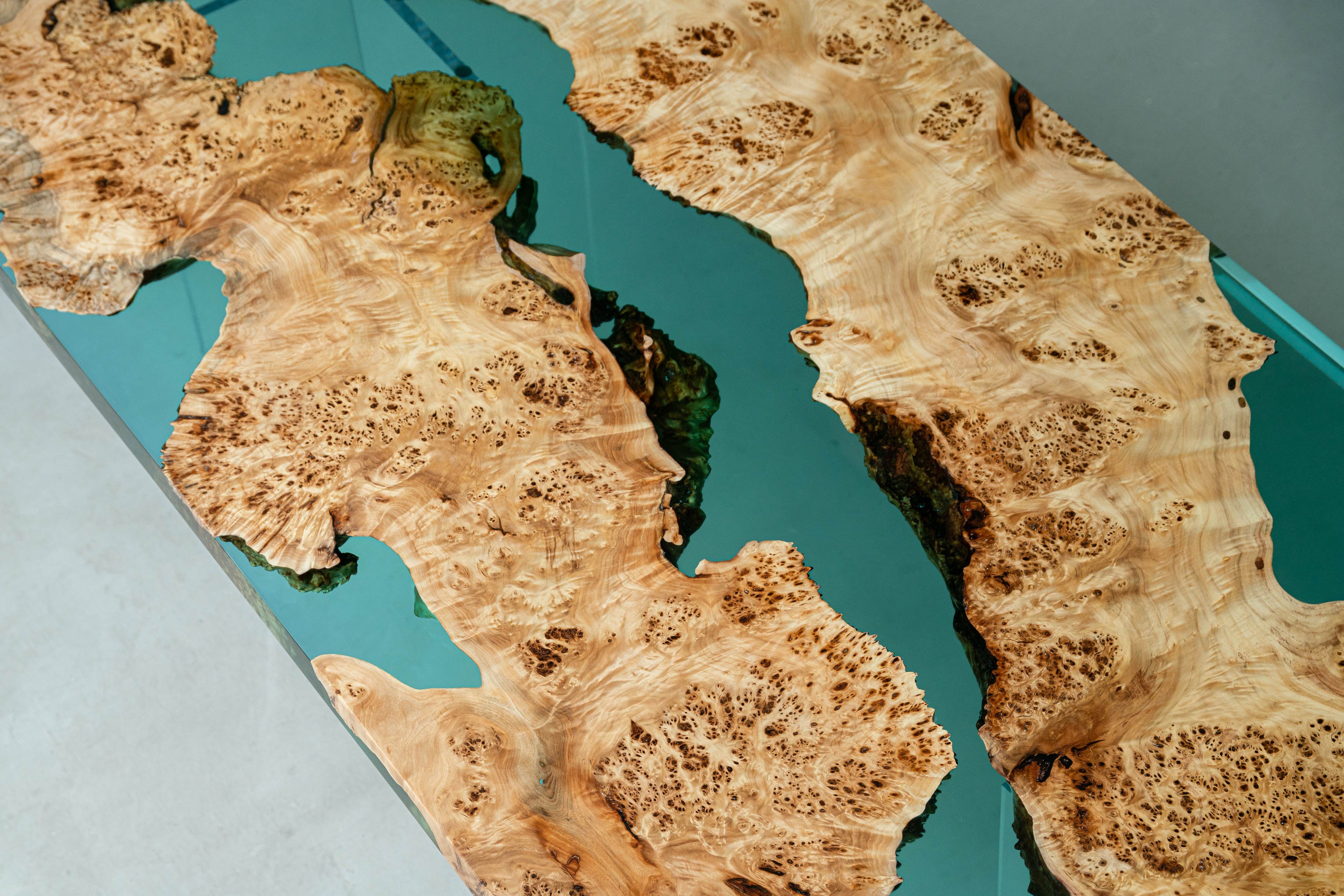 Poplar Wood Epoxy Resin Table