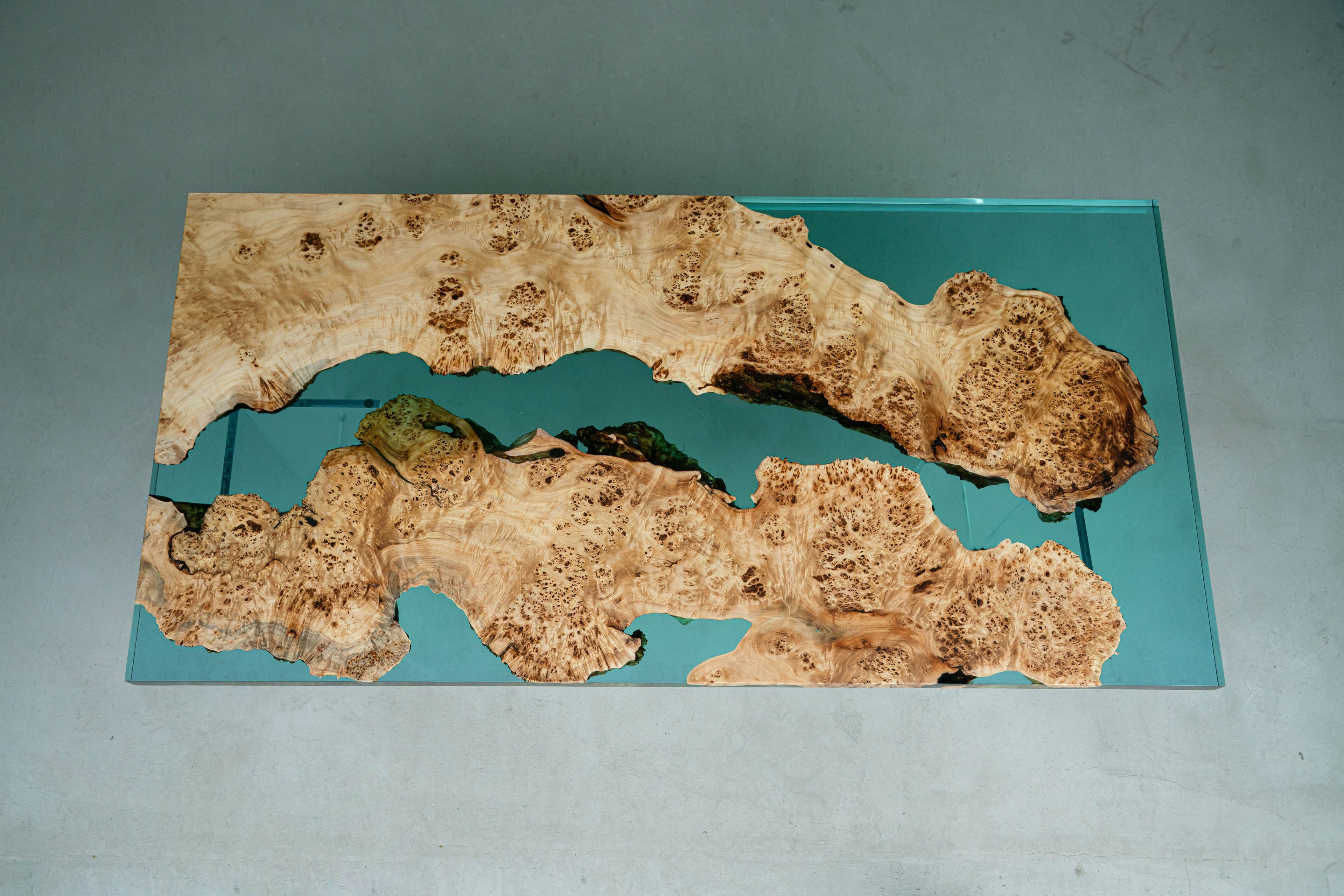 Poplar Wood Epoxy Resin Table