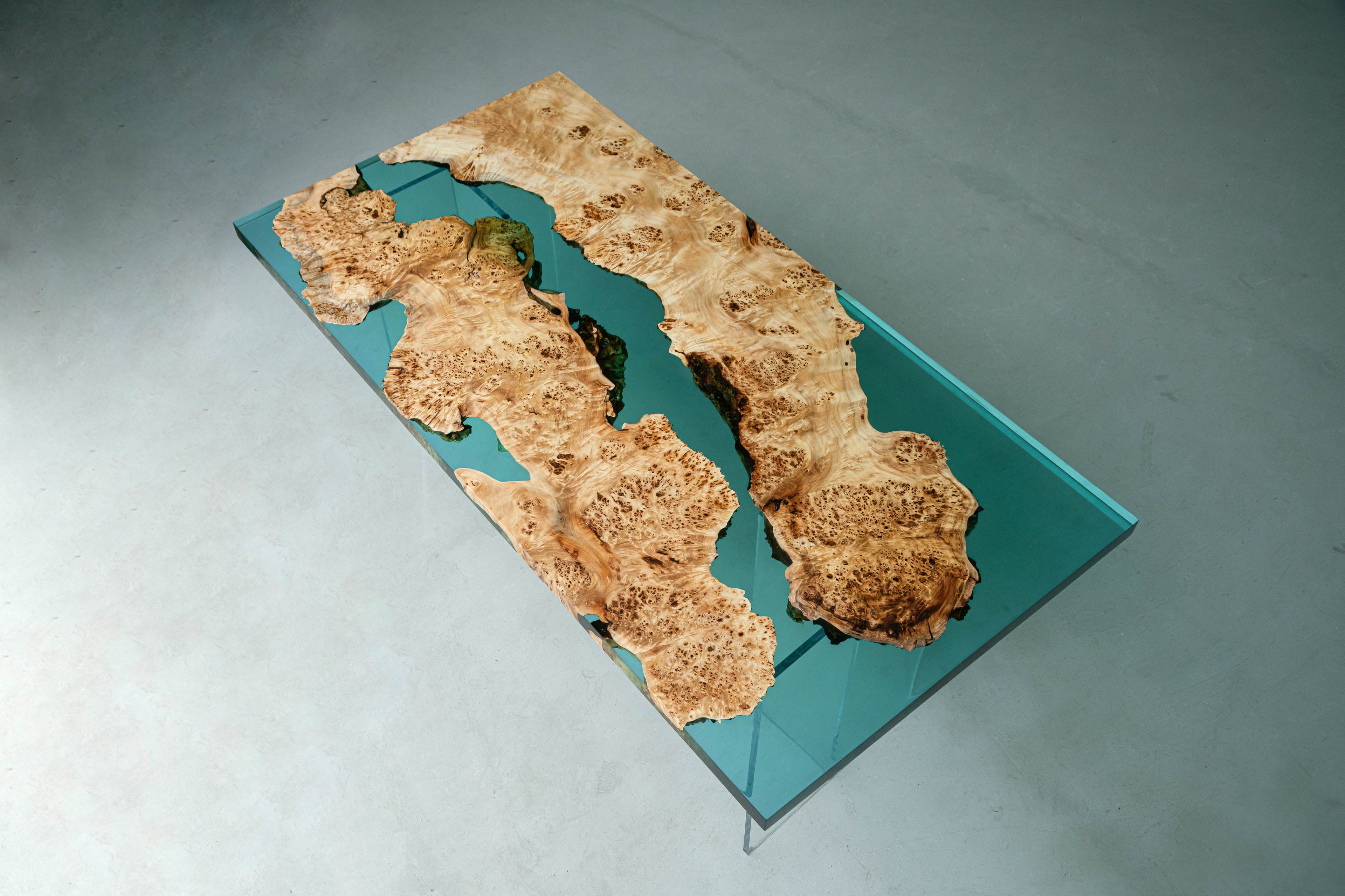 Poplar Wood Epoxy Resin Table