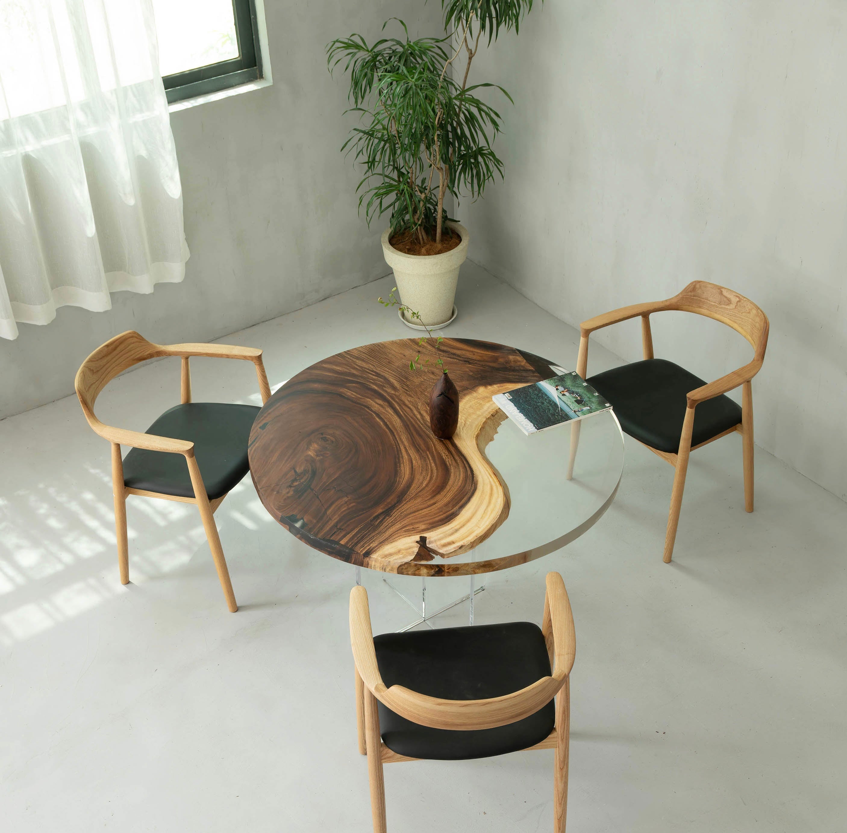 Walnut Wood Epoxy Resin Table (with SAICOS Premium Hardwax-Oil Finish)
